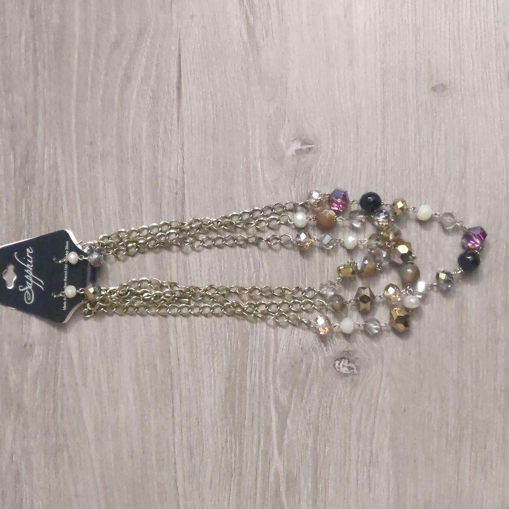 Necklace and earring set